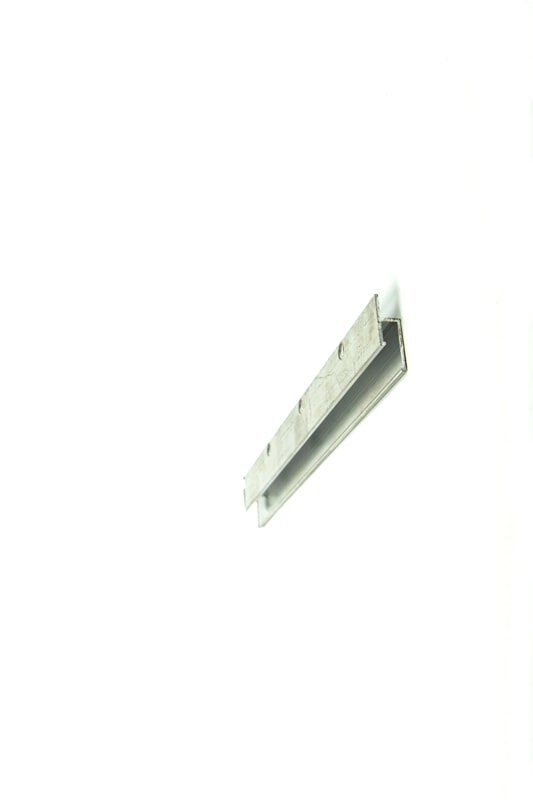 Profil przyścienny aluminiowy 2mb – M01